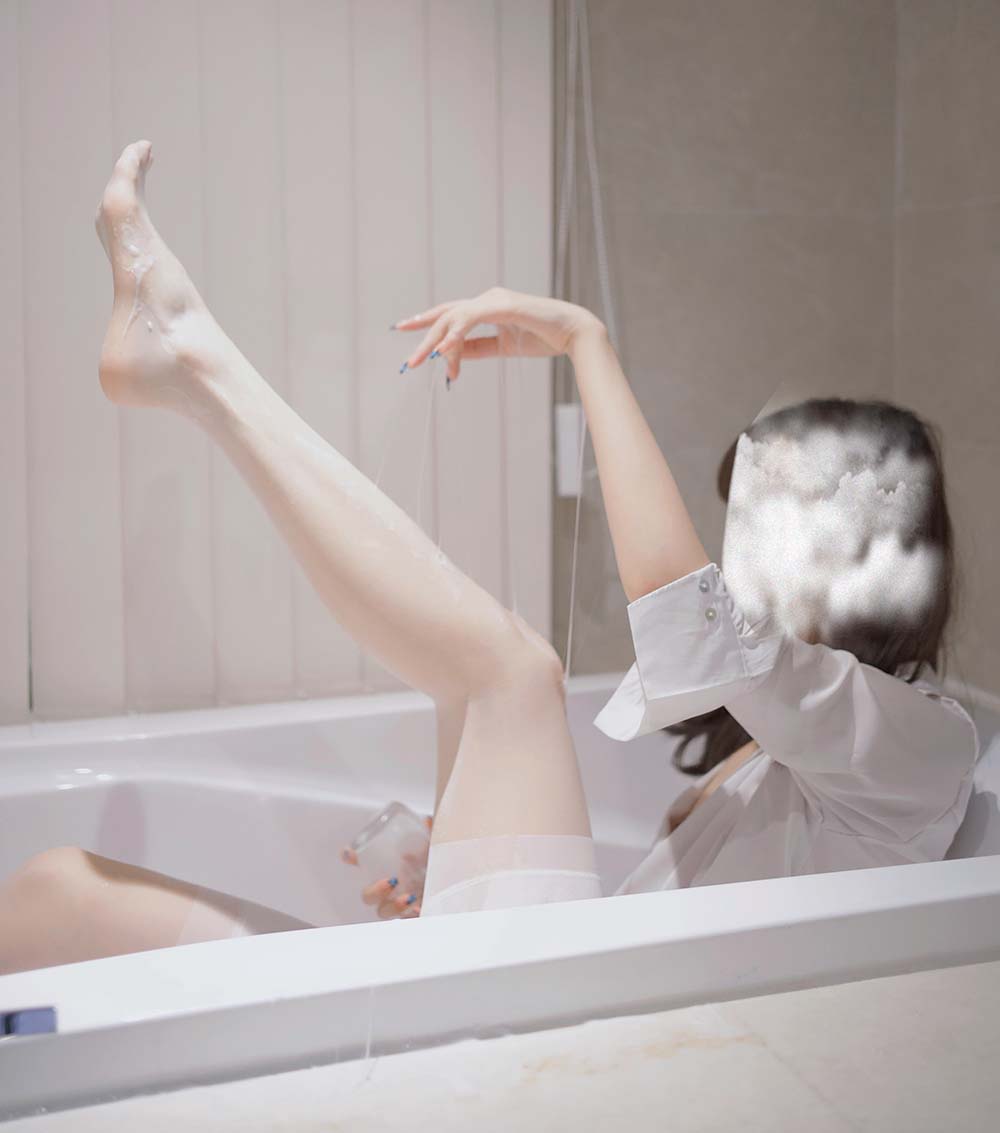 禅院熏 – 湿身少女