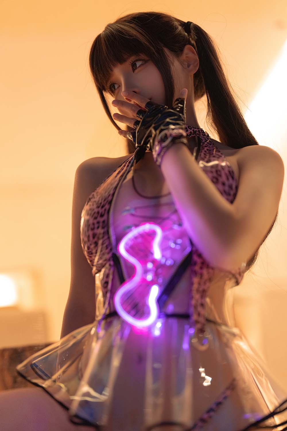 蠢沫沫 – 透明泳裙