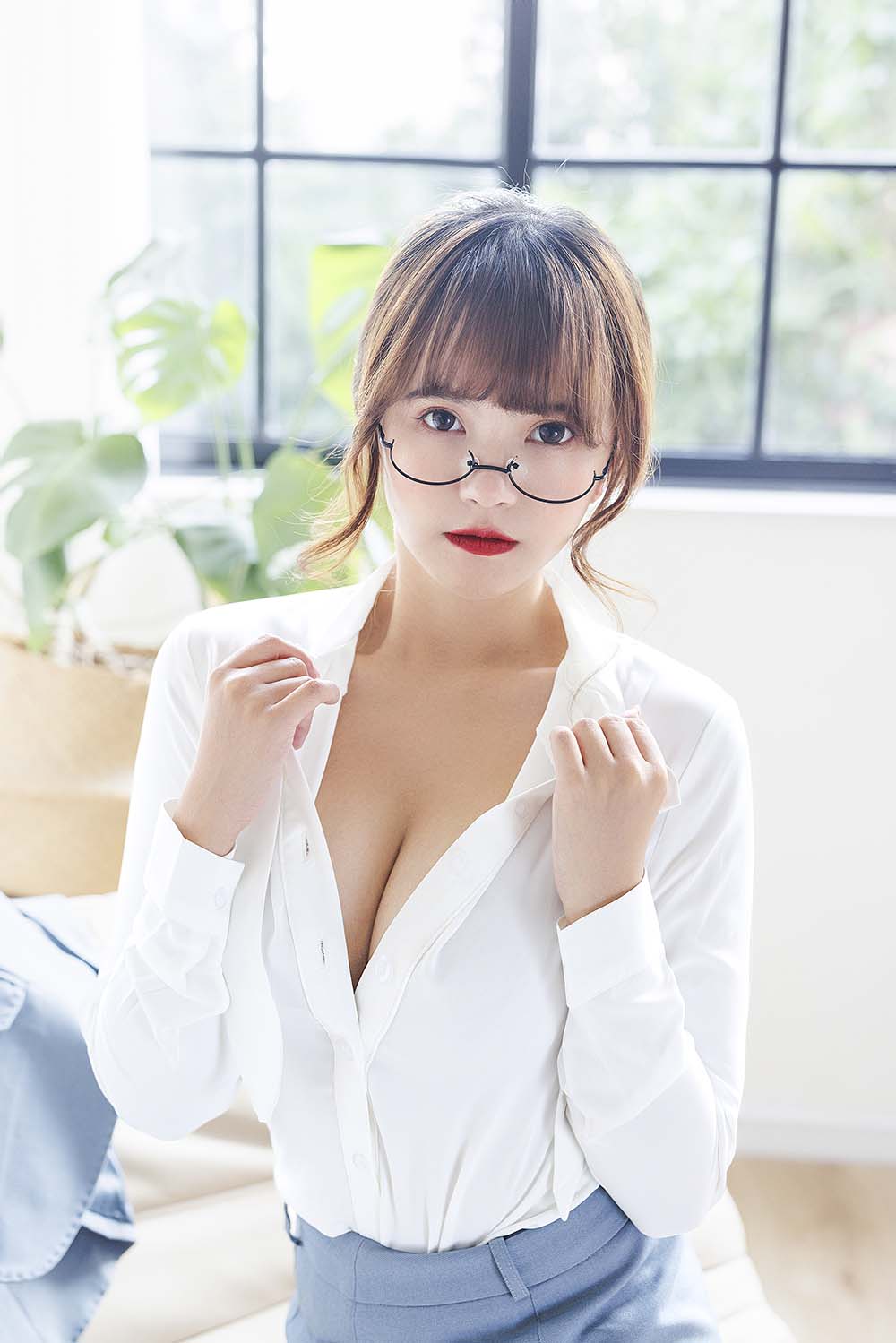 张思允 – OL的秘密