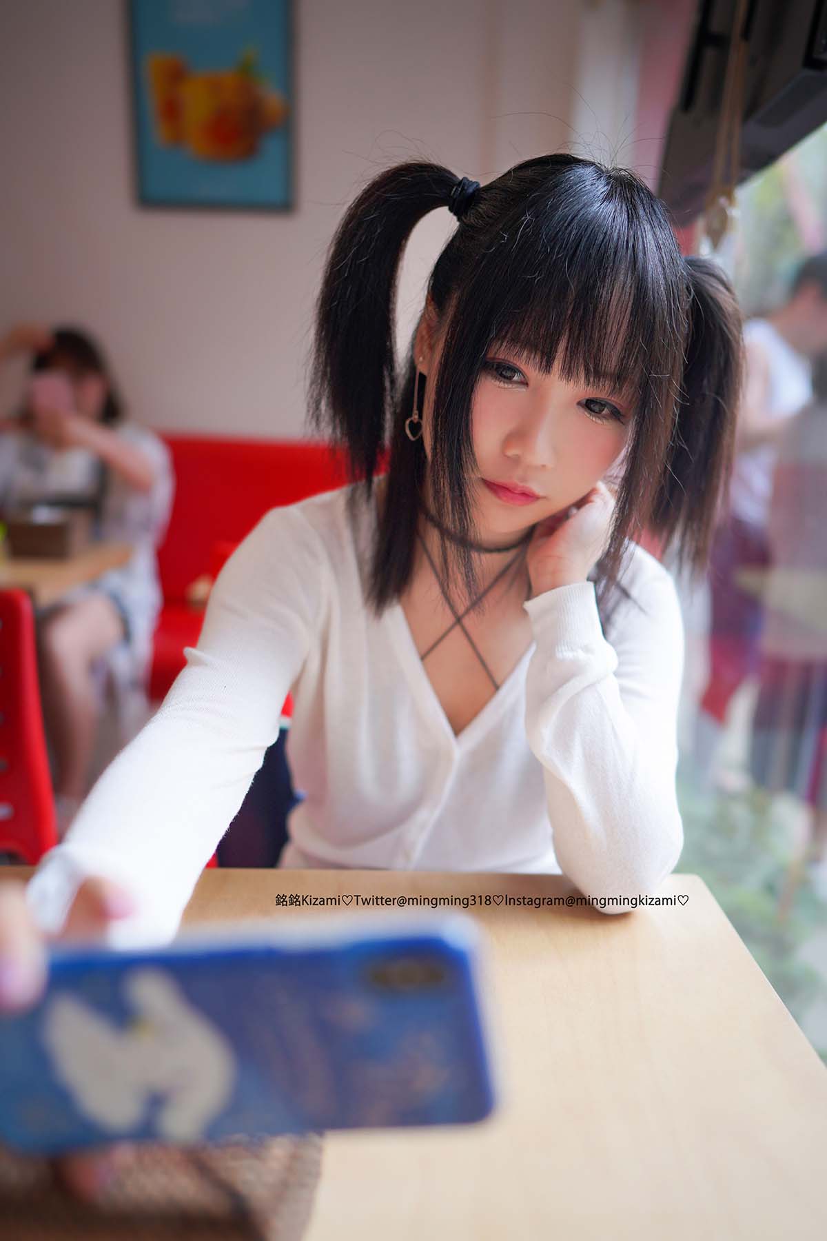 网红美女铭铭Kizami-君との夏 (動画入り)