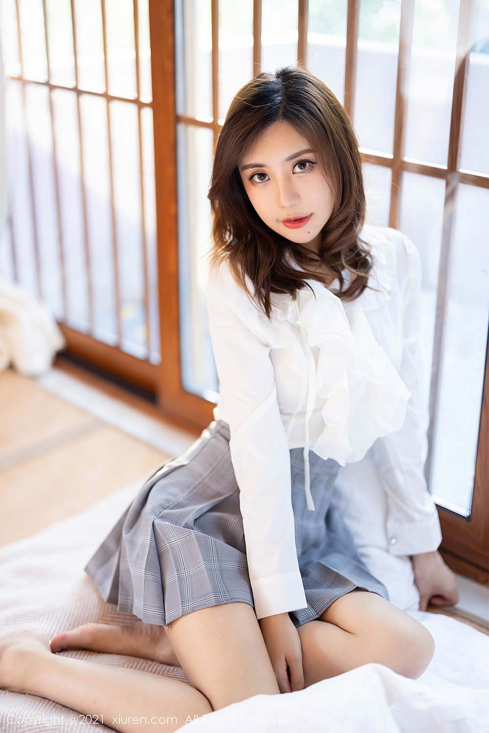 [Xiuren秀人网]2021.11.09 NO.4192 典雅且性感的JK系列 绮里嘉ula