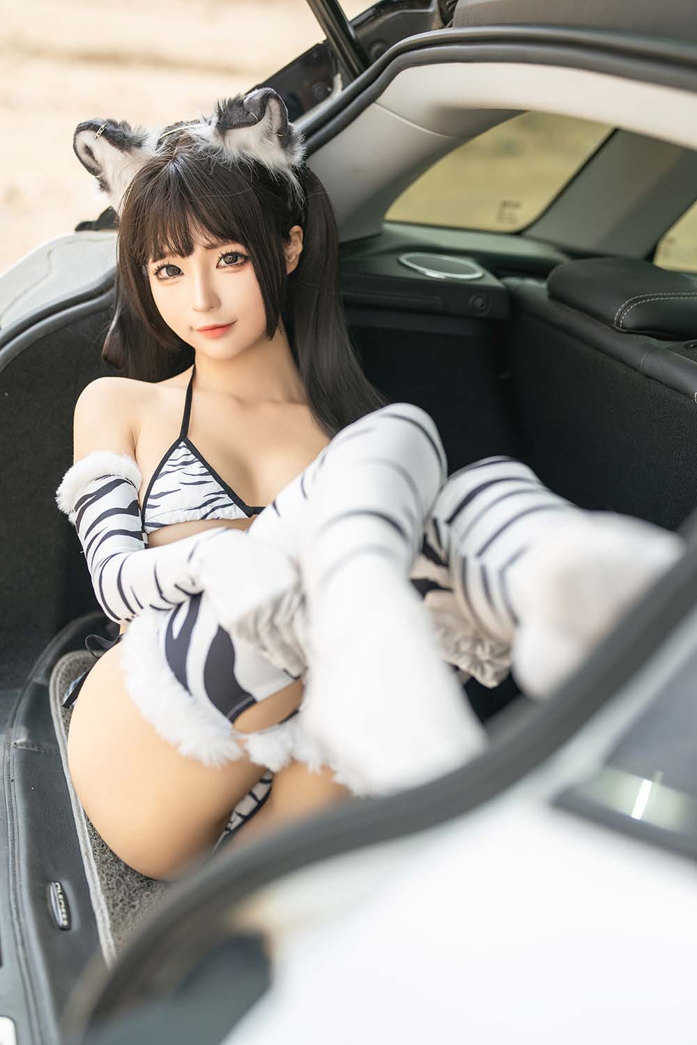 蠢沫沫 – 车内白虎