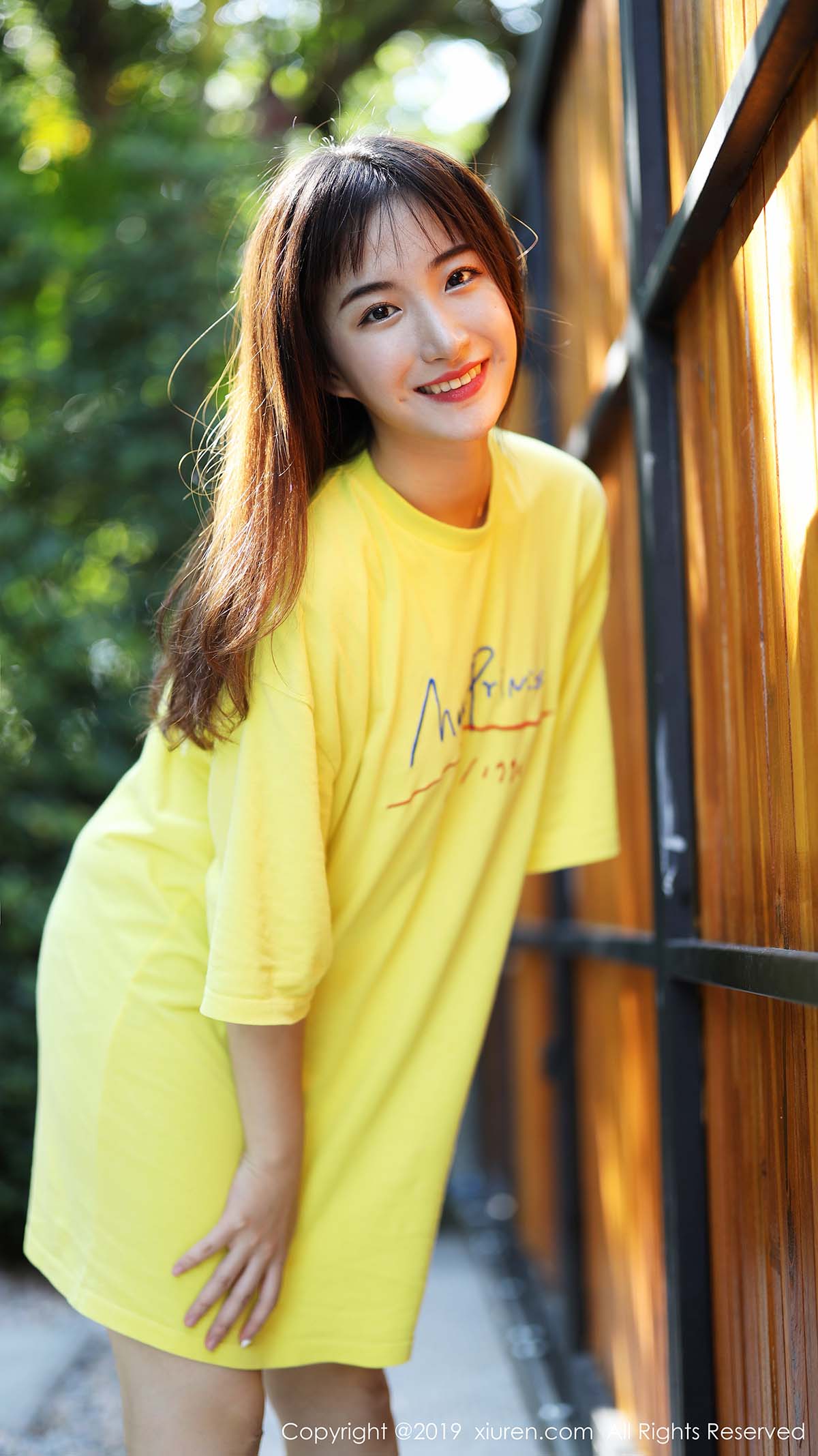 [Xiuren秀人网]XR20191230N01892 2019.12.30 NO.1892 室外小清新 艺儿拿铁