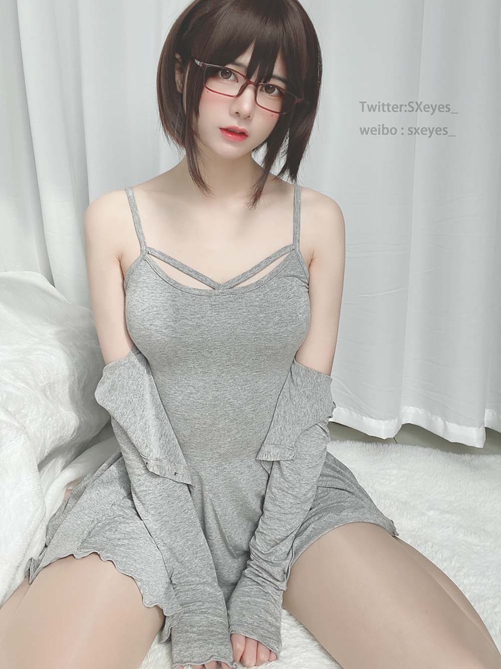 眼酱大魔王w – 肉丝连衣裙