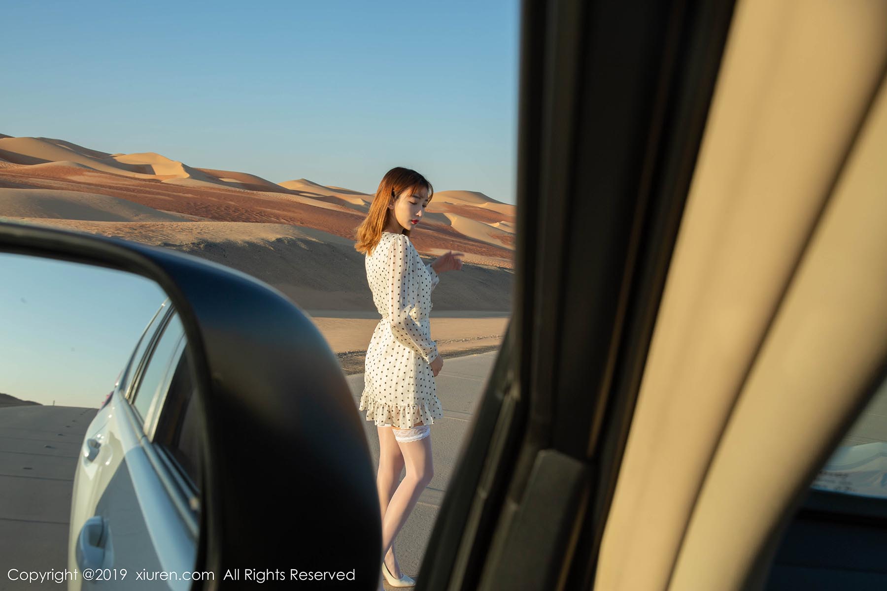 [Xiuren秀人网]XR20191219N01865 2019.12.19 NO.1865 搭配蕾丝服饰的性感娇躯 陆萱萱