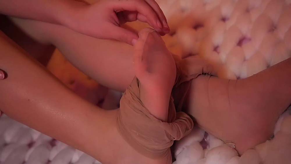 [Ligui丽柜]HD视频 2021.04.04 美足诱惑