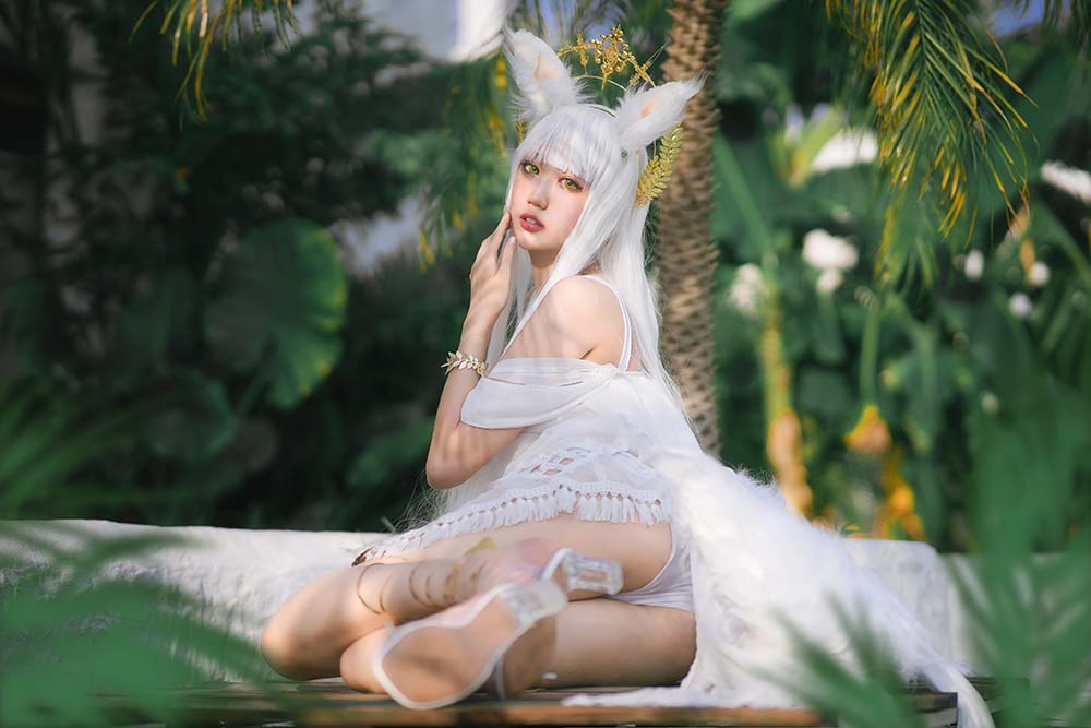 周叽是可爱兔兔 – 白金泳装