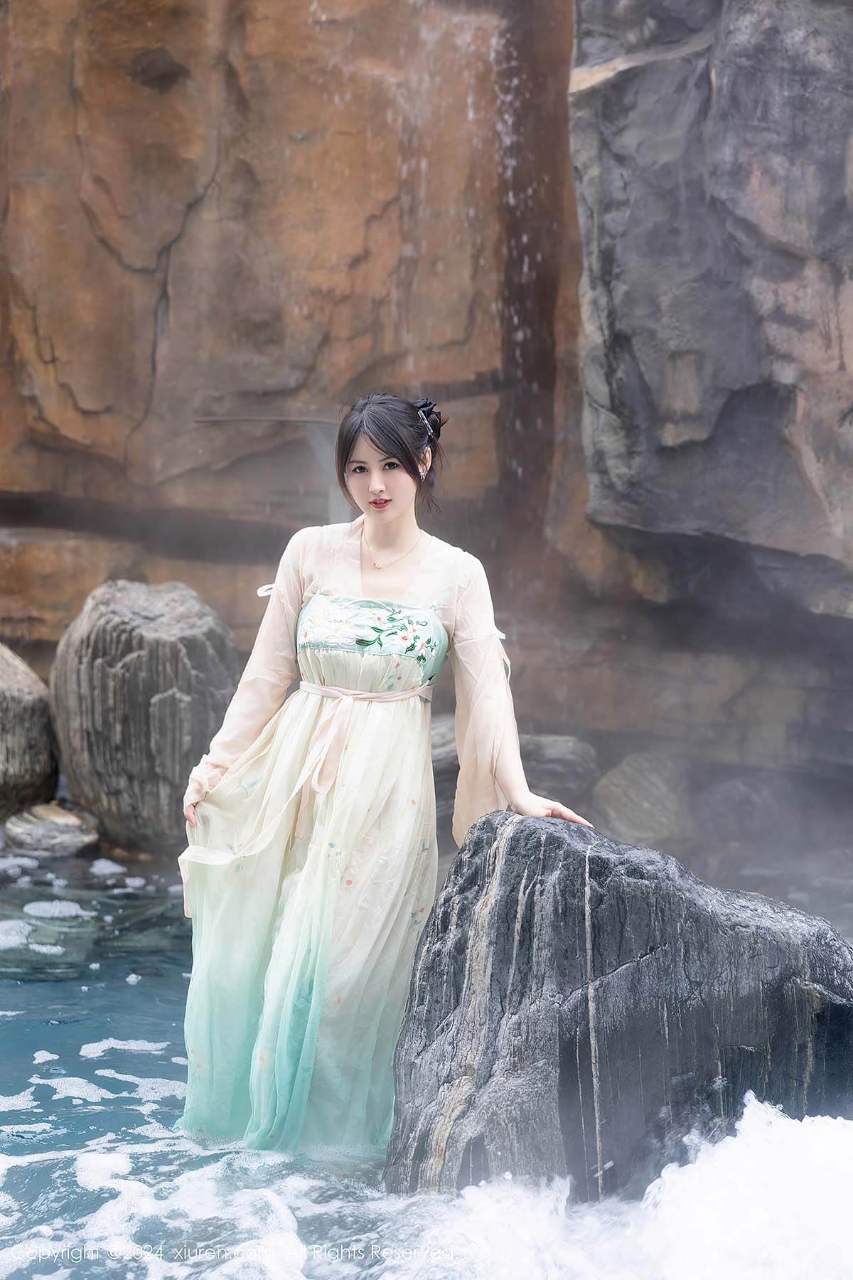 [Xiuren秀人网]2024.02.22 NO.8128 诗诗kiki