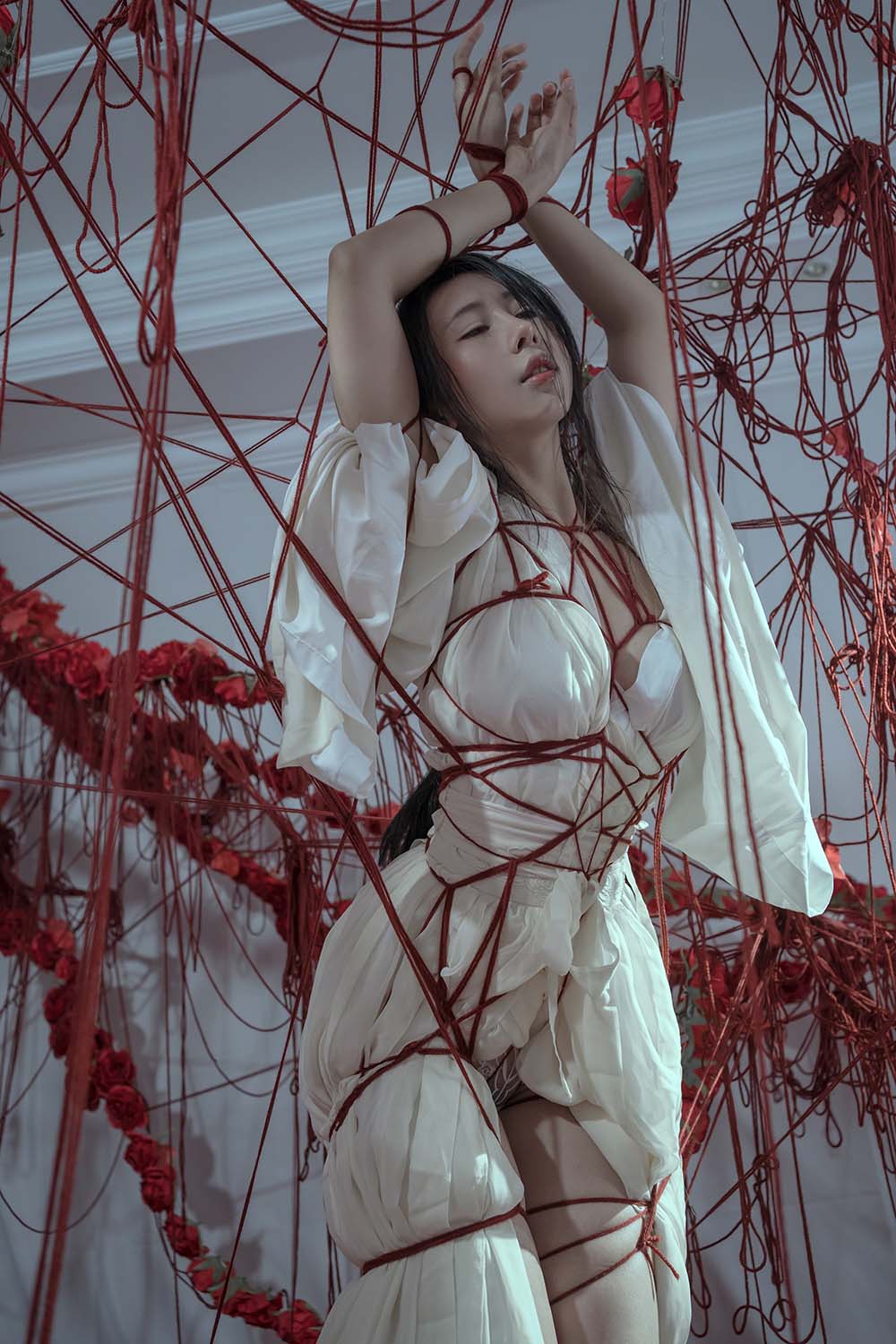 云溪溪 – 奶桃 囚鸟