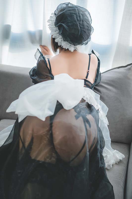 蜜汁猫裘 透明女仆