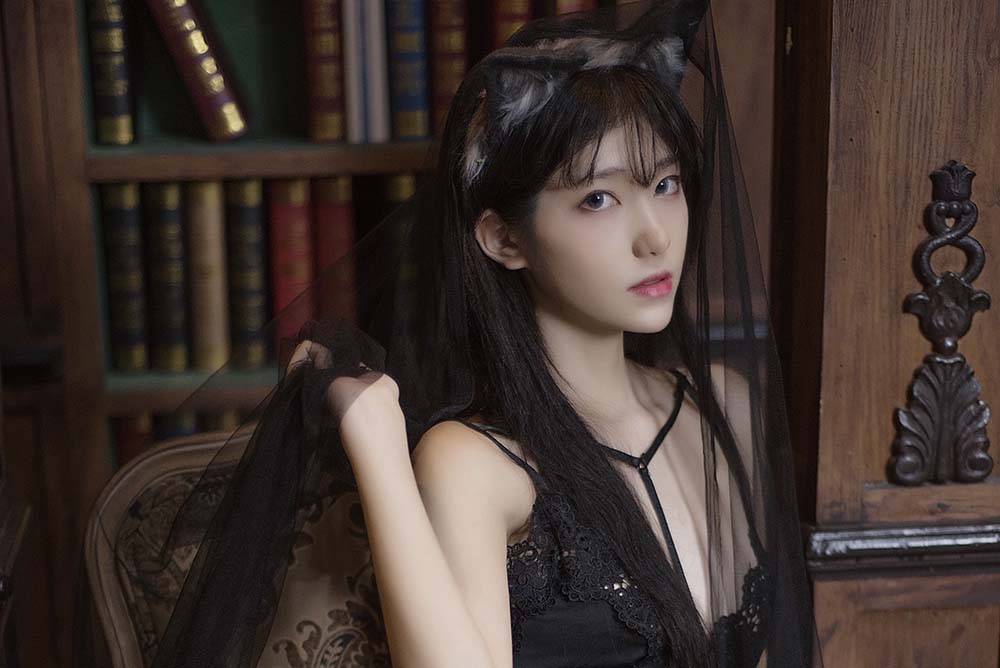 南桃Momoko – 黑内衣