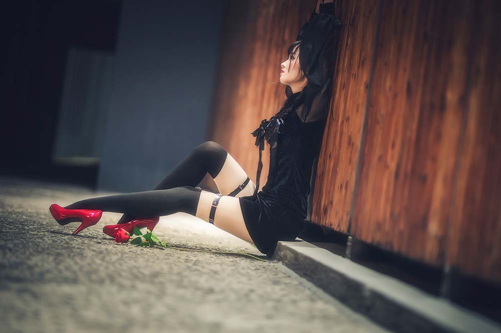 三度_69 – 夜色中的花仙子