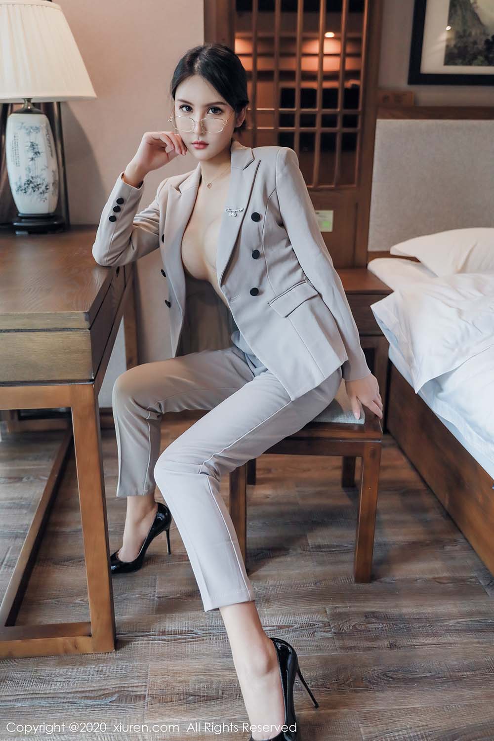 [Xiuren秀人网]XR20200325N02098 2020.03.25 NO.2098 Emily顾奈奈