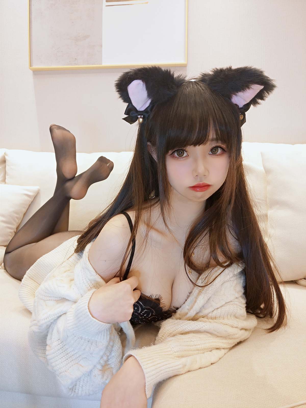 雪琪 – 油亮黑丝太太