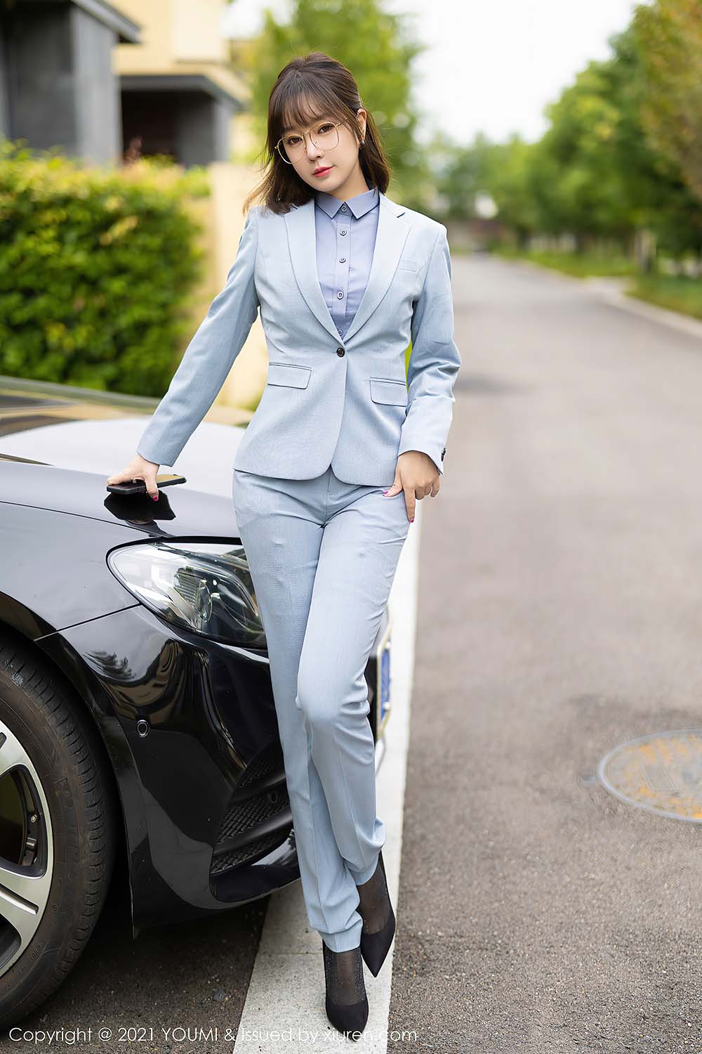 [YouMi尤蜜荟]2021.11.25 VOL.722 眼镜OL妩媚熟女姿态娇媚 王雨纯