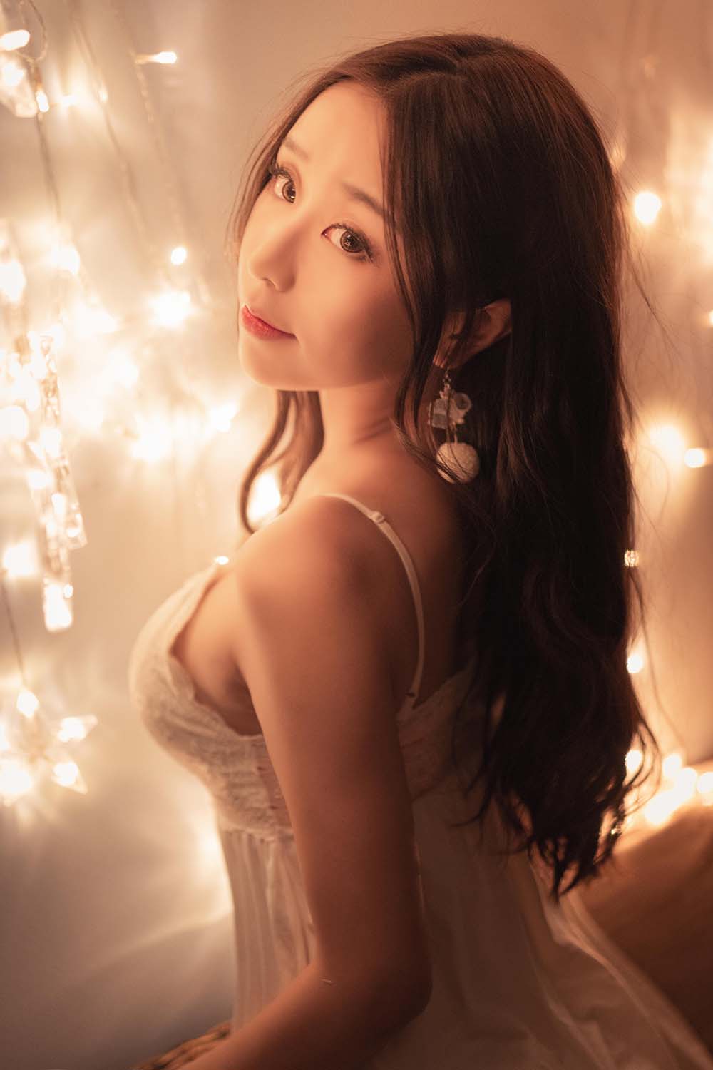 穆零Mu0 – 灯下睡衣