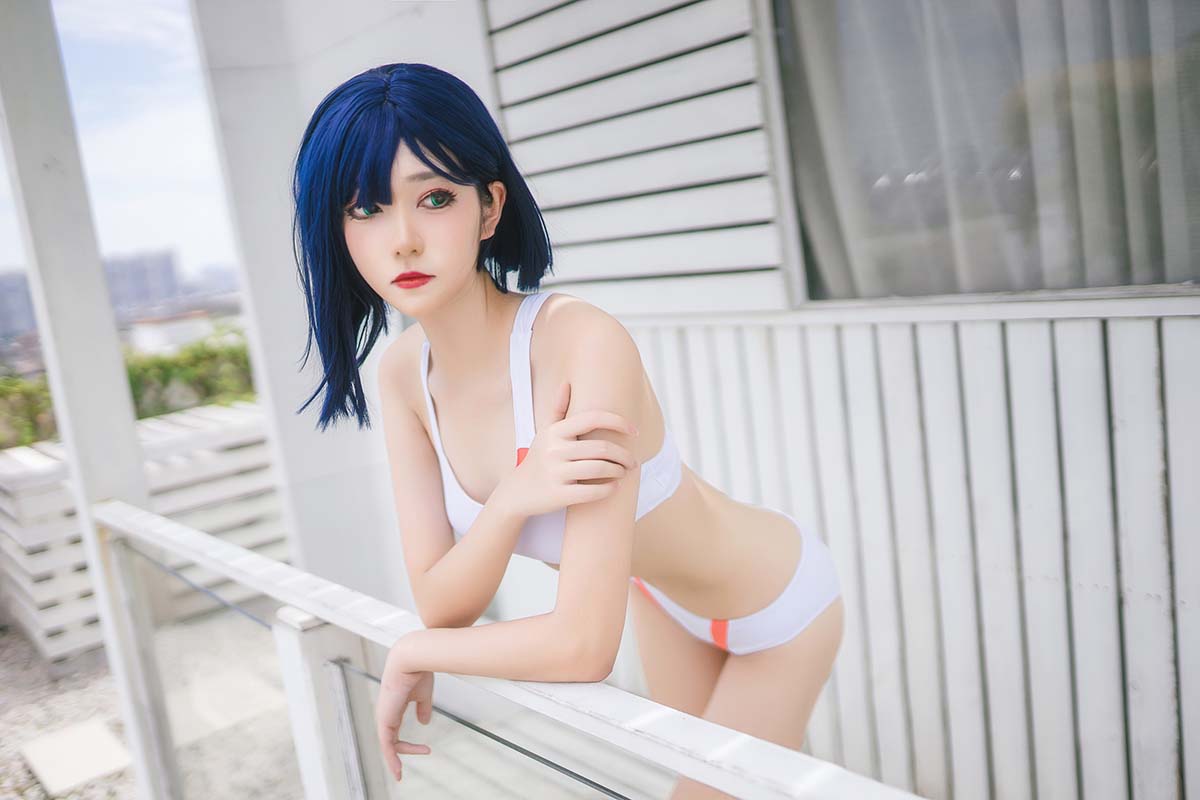 南桃Momoko-莓泳衣