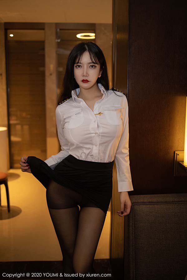 [YouMi尤蜜荟]YMH20200304VOL0428 2020.03.04 VOL.428 超短裙与黑丝袜 心妍小公主