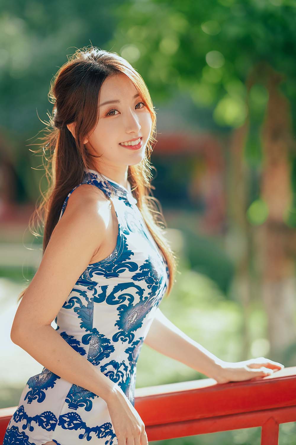 黑川 – 青花旗袍