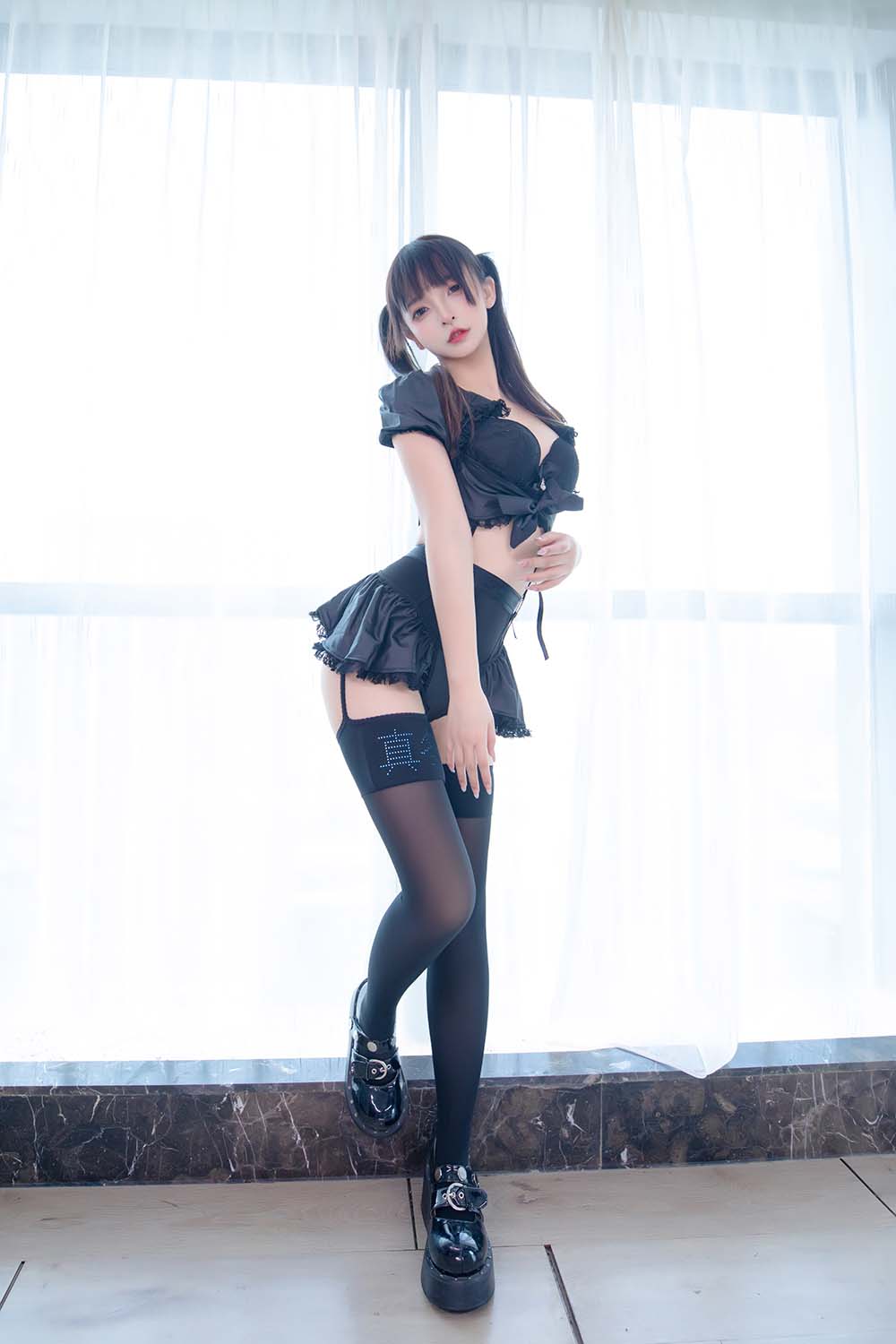 神楽板真冬 – 足底星光