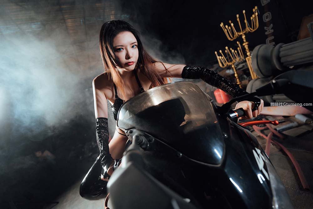 秋和柯基(夏小秋秋秋)  – 机魂肚兜