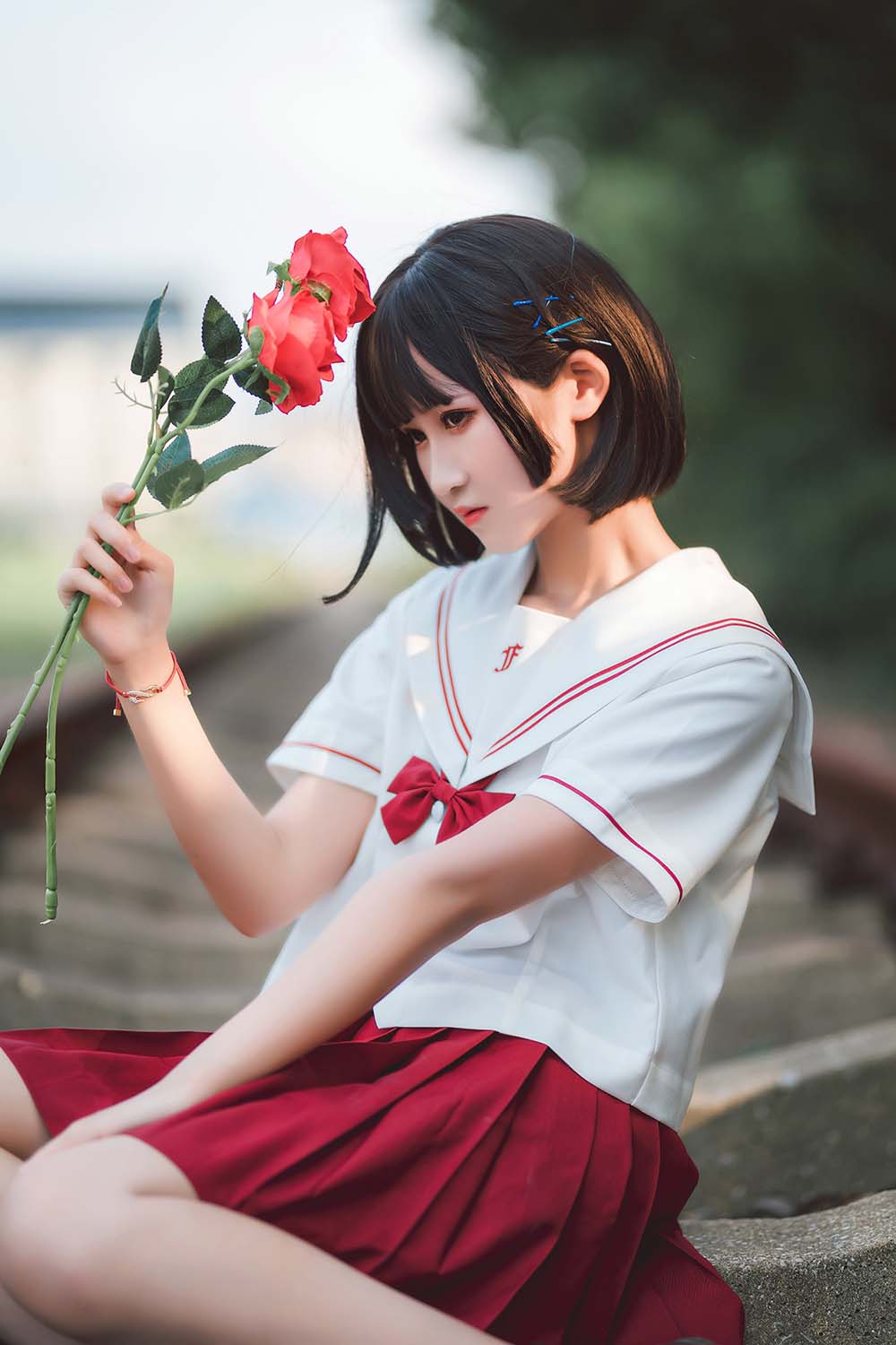 三度_69 – 铁轨上的鲜花少女