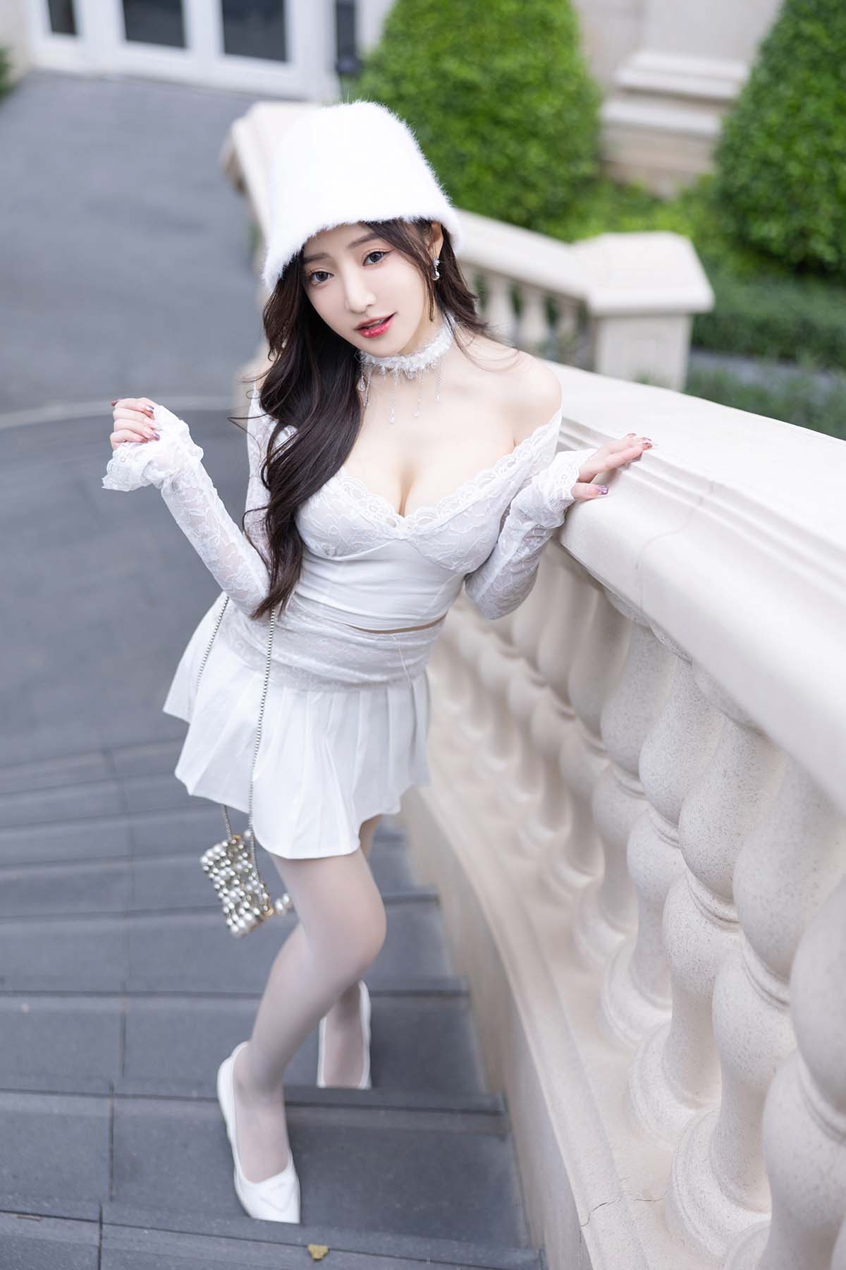 王馨瑶Yanni – 红色情趣