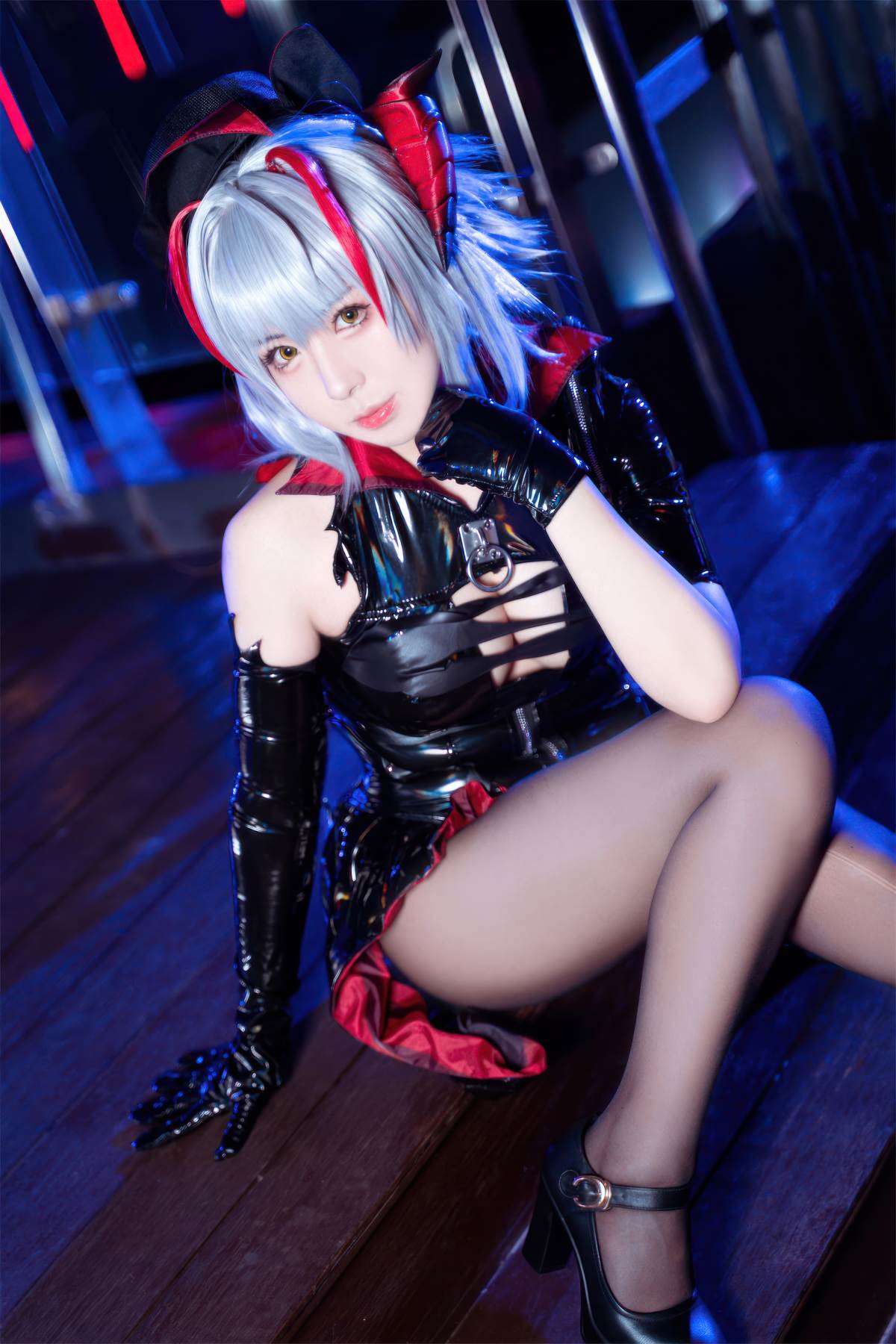 虎森森 – 明日方舟 W 怪盗