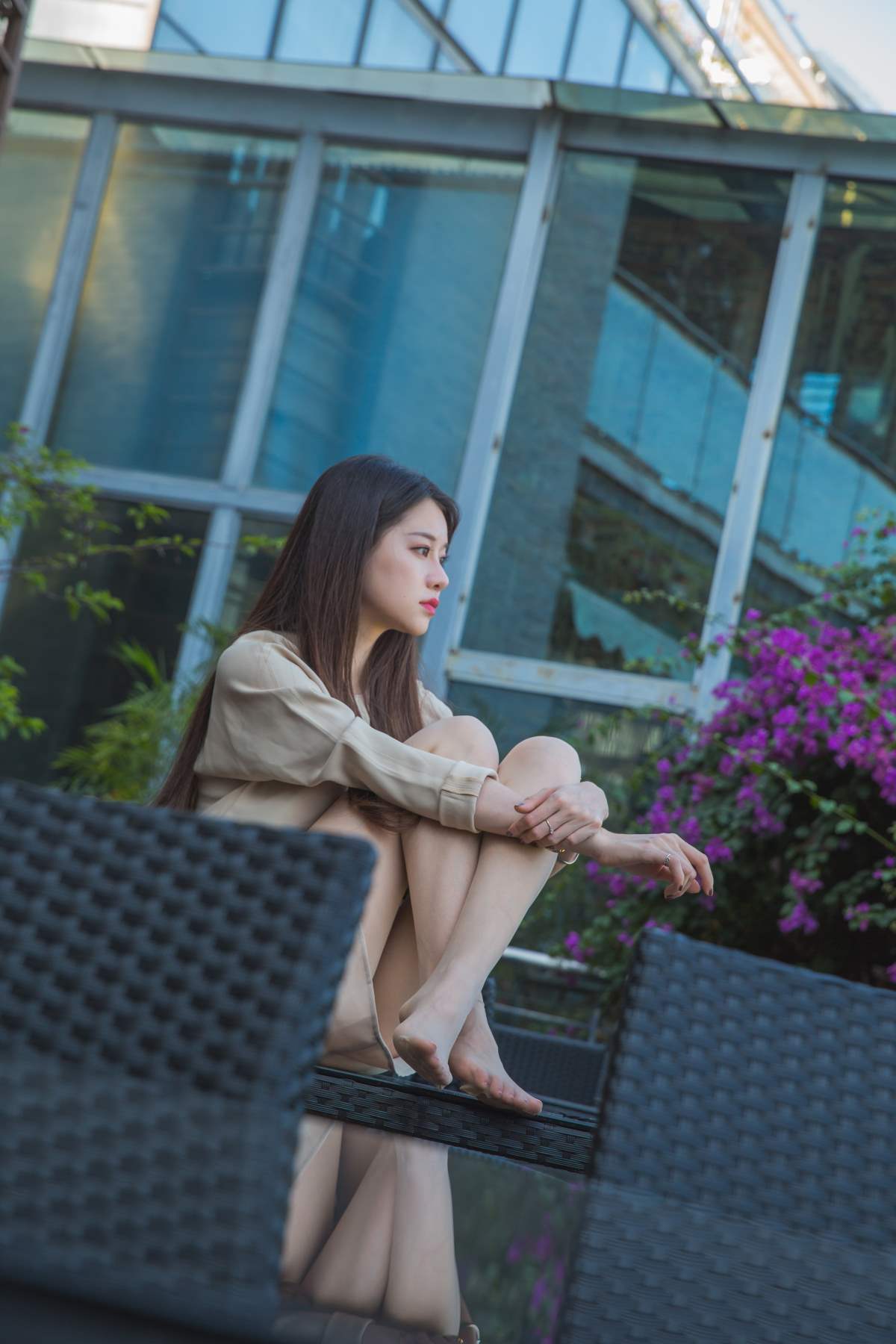 Sia不吃鱼 – 风衣玉足