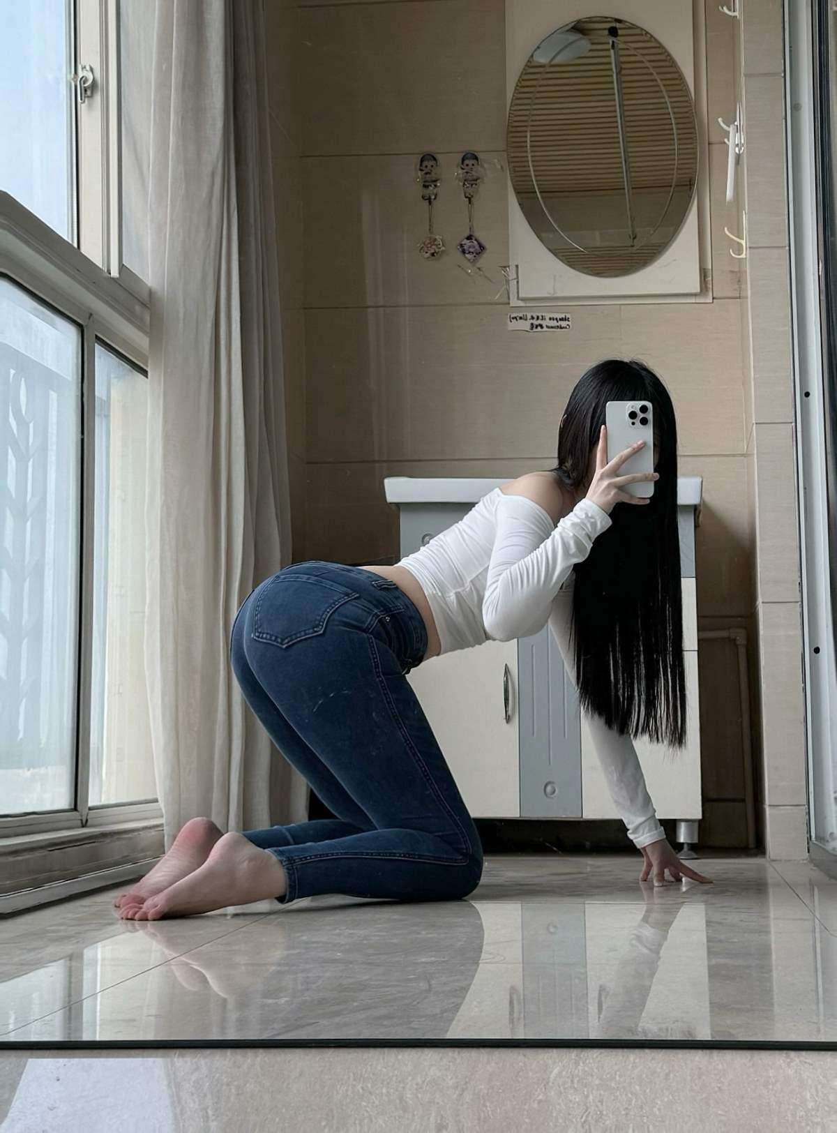 不可爱羚 – 牛仔裤