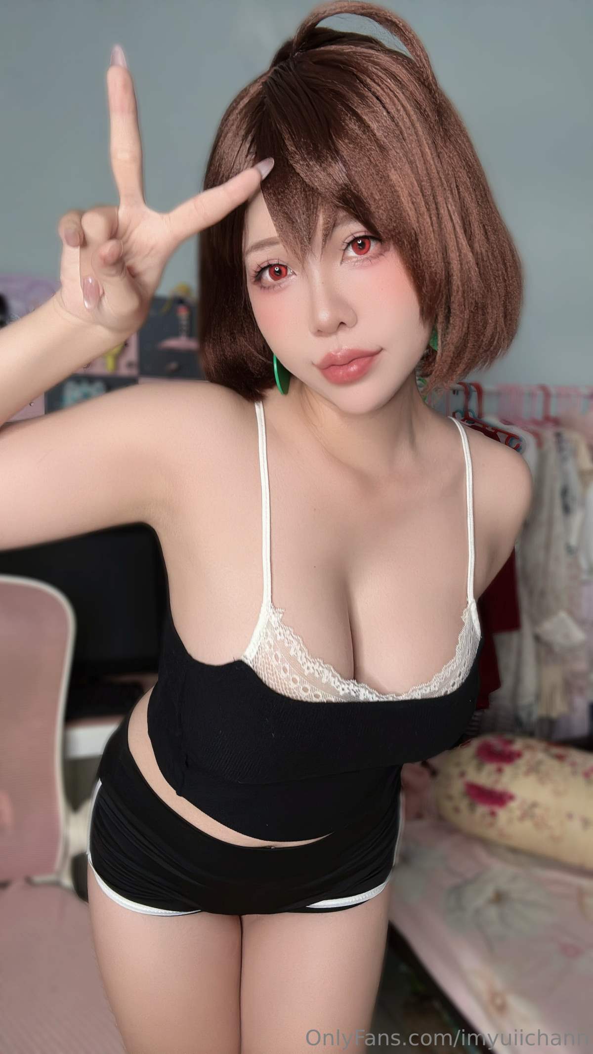 Imyuiichann – Ayase Momo