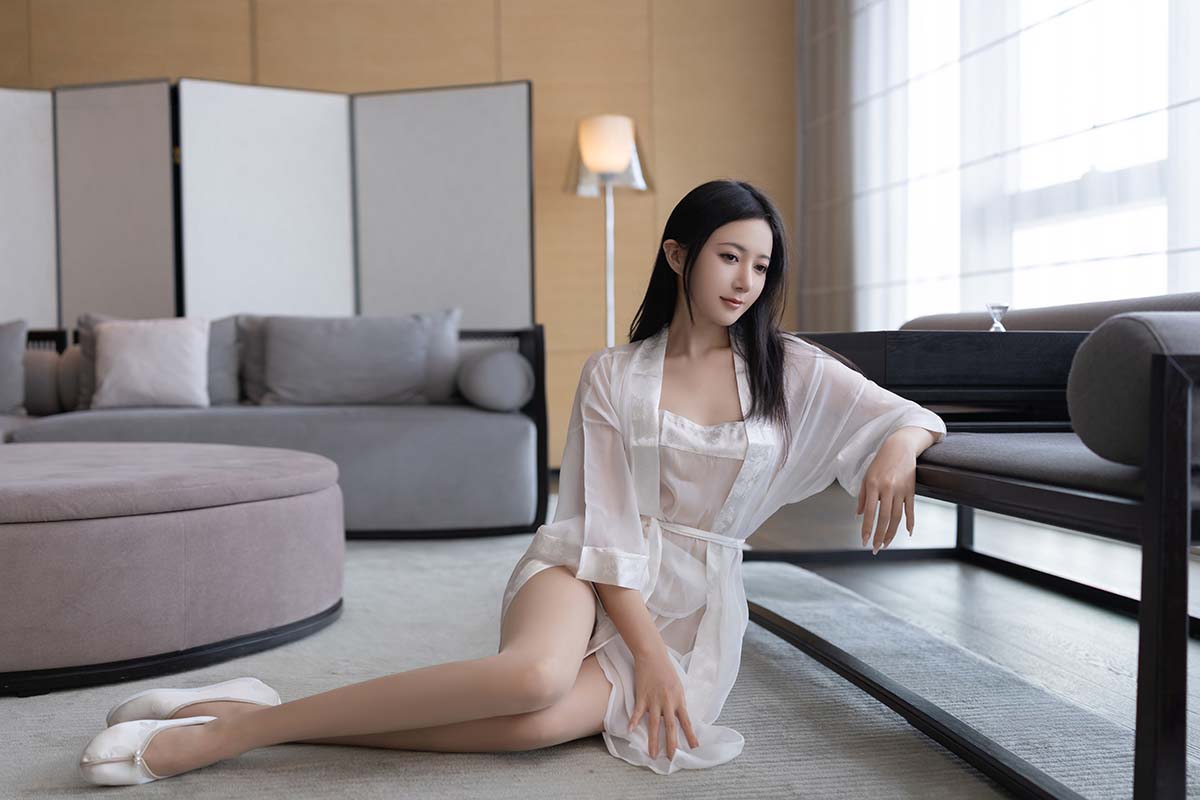 秀人名模鱼子酱Fish《奶浴》写真