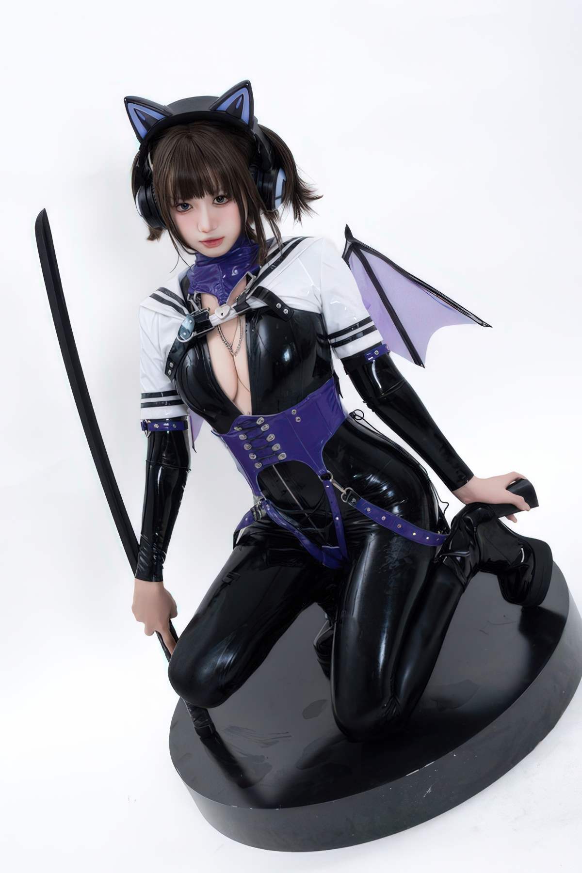 柒柒要乖哦 – 白棚胶衣